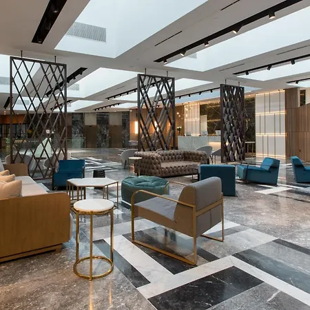 فندق Giralda Center 4*