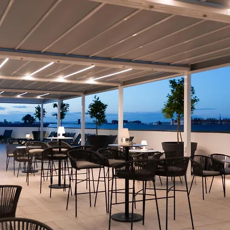 Giralda Center 4*