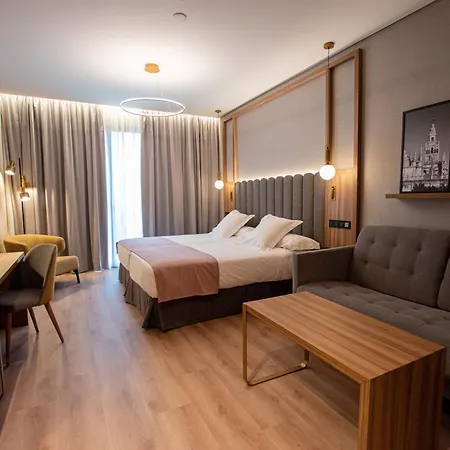 Giralda Center Hotel