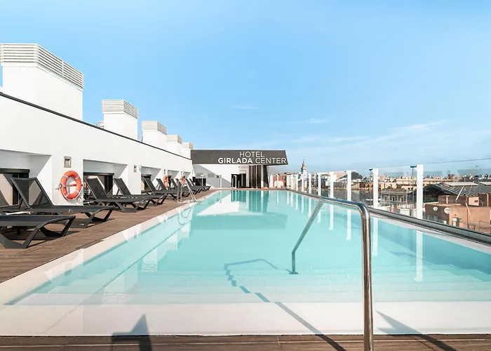 Giralda Center Hotel 4*