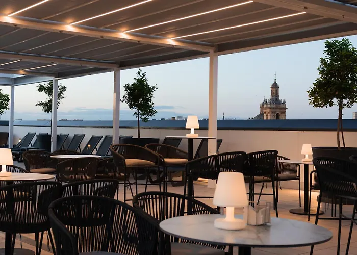 Giralda Center Hotel 4*