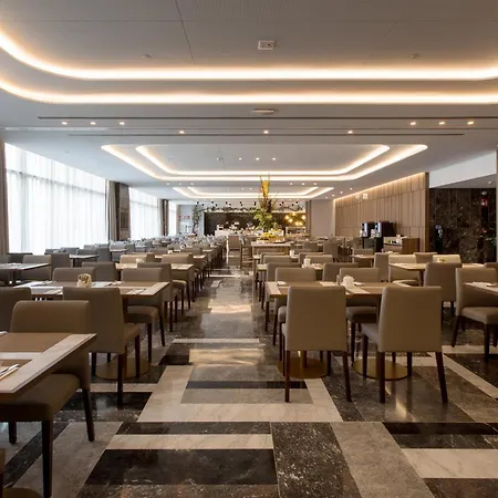 Giralda Center 4* Sewilla