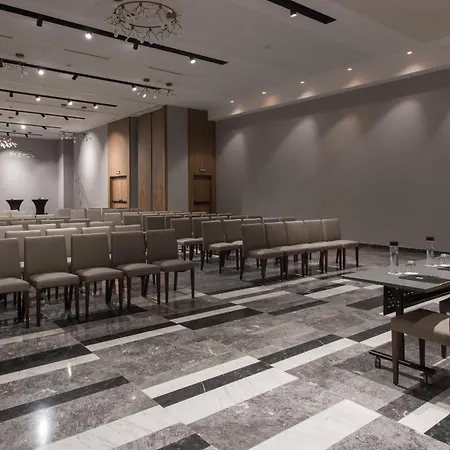 Szálloda Giralda Center 4*