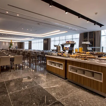 Giralda Center Szálloda