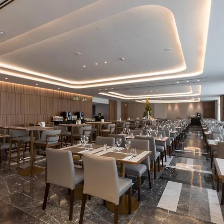 Szálloda Giralda Center Sevilla